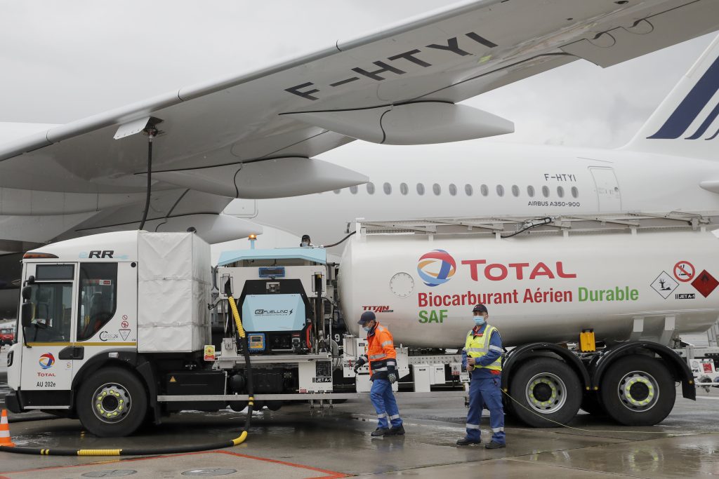 AP Photo/Christophe Ena LCJF-sustainable aviation fuel expensive