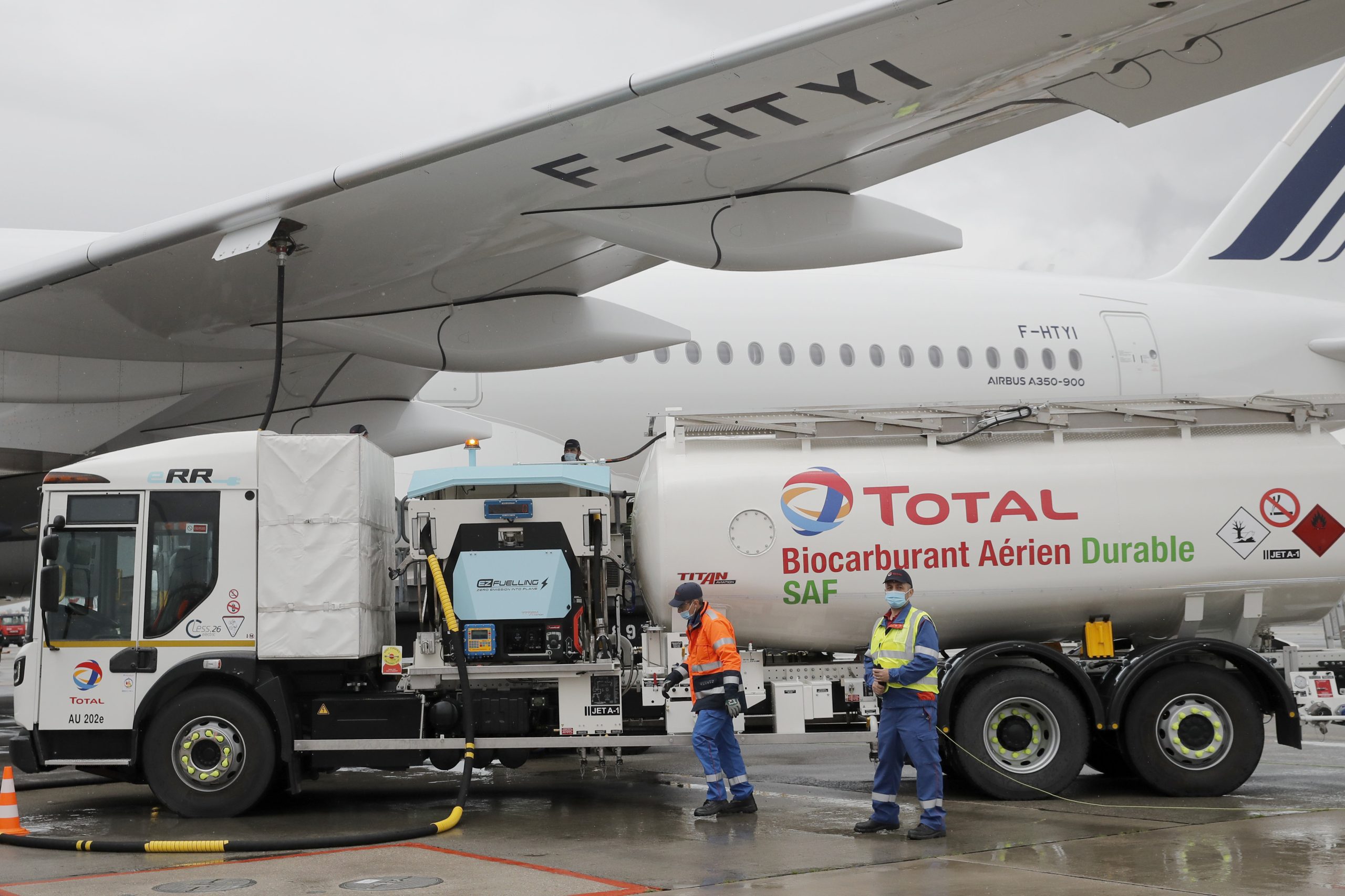 AP Photo/Christophe Ena LCJF-sustainable aviation fuel expensive