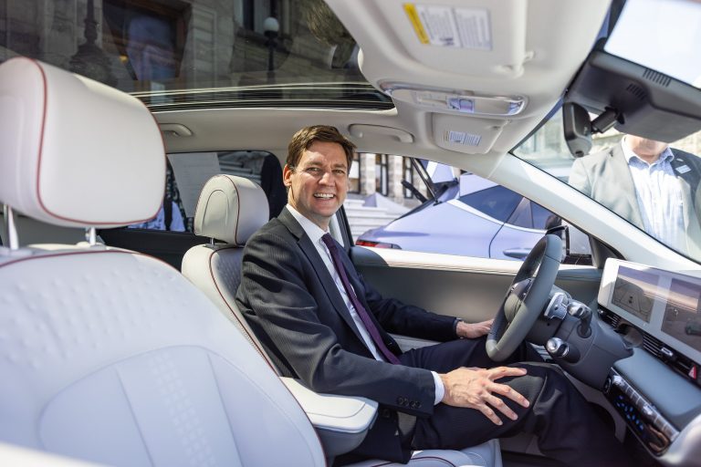 canada ev program crashing out